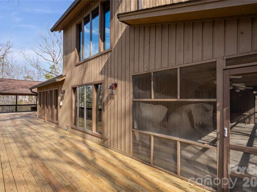 16631 Harbor View Road, Charlotte, NC 28278.  MLS# CAR4345664, YatesRealty ID 4723. 