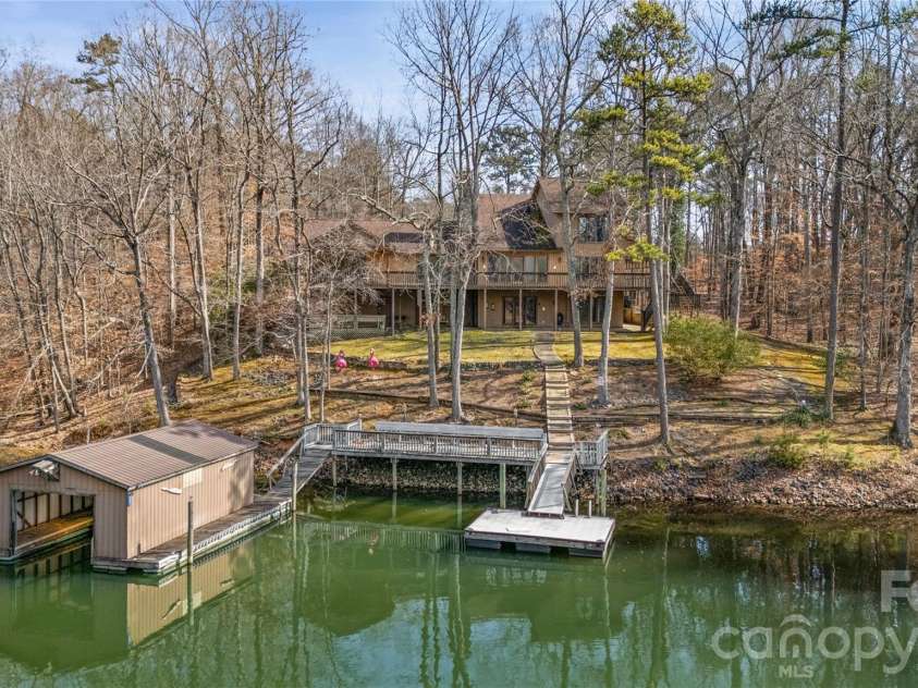 16631 Harbor View Road, Charlotte, NC 28278.  MLS# CAR4345664, YatesRealty ID 4723. 