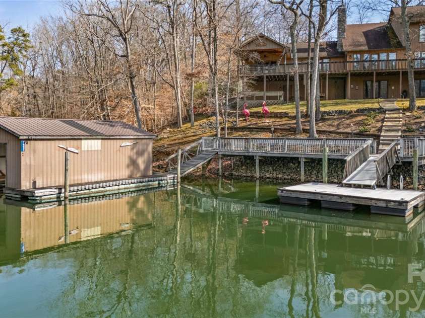 16631 Harbor View Road, Charlotte, NC 28278.  MLS# CAR4345664, YatesRealty ID 4723. 