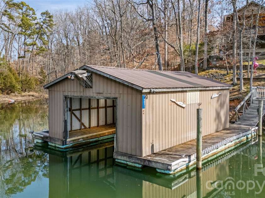16631 Harbor View Road, Charlotte, NC 28278.  MLS# CAR4345664, YatesRealty ID 4723. 