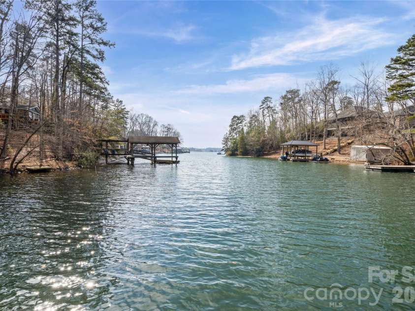 16631 Harbor View Road, Charlotte, NC 28278.  MLS# CAR4345664, YatesRealty ID 4723. 