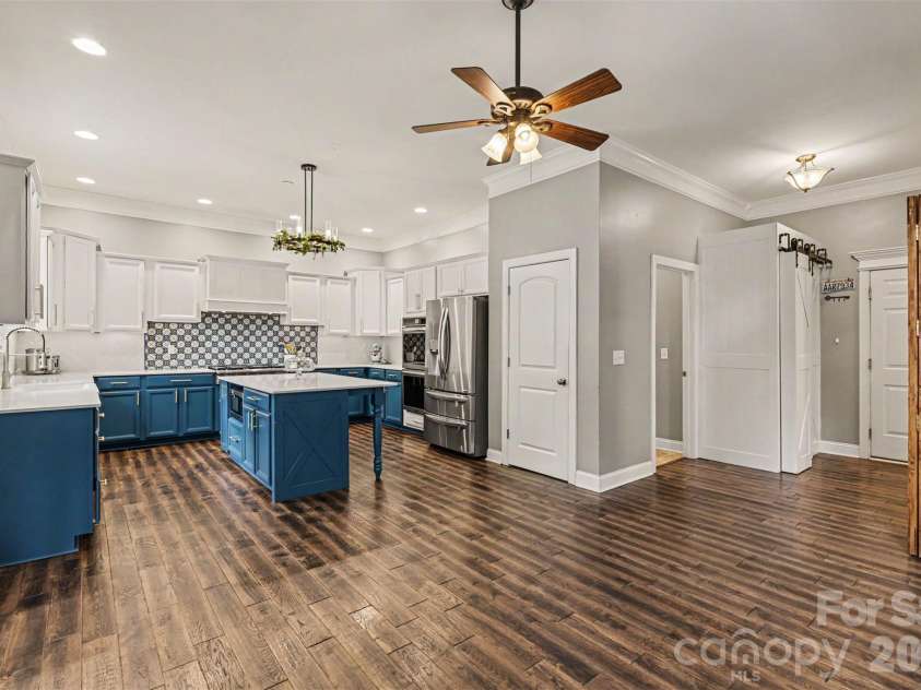 3647 Venetian Way, York, SC 29745.  MLS# CAR4417986, YatesRealty ID 47230. Kitchen connection to surrounding space