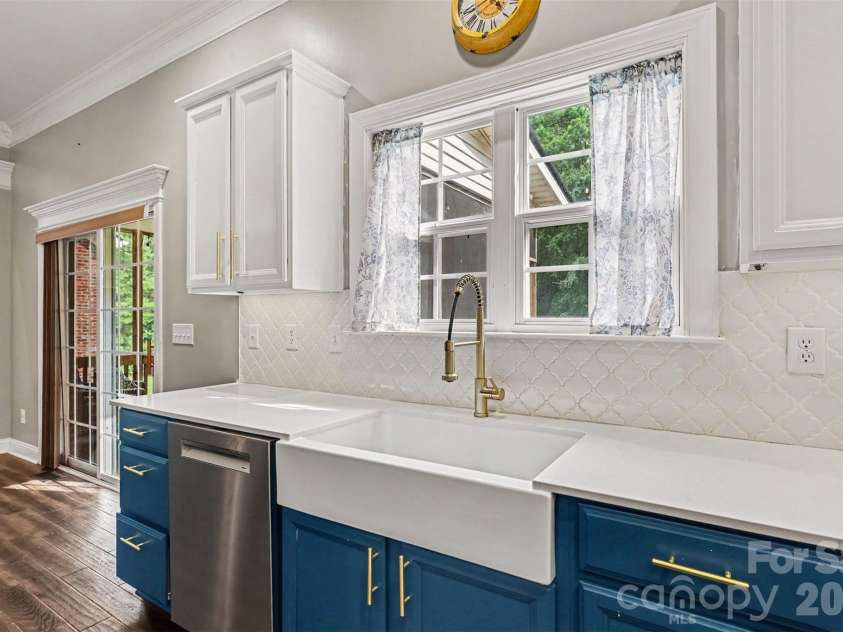 3647 Venetian Way, York, SC 29745.  MLS# CAR4417986, YatesRealty ID 47230. Kitchen sink