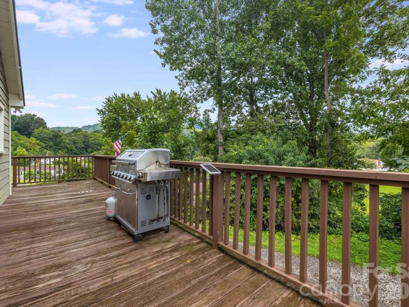 2117 Old Clyde Road, Clyde, NC 28721.  MLS# CAR4418140, YatesRealty ID 47233. 