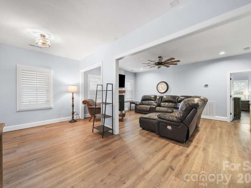 2915 Mills Harris Road, Marshville, NC 28103.  MLS# CAR4412420, YatesRealty ID 47236. Great Room