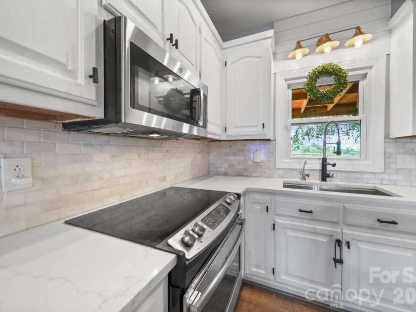 2915 Mills Harris Road, Marshville, NC 28103.  MLS# CAR4412420, YatesRealty ID 47236. Kitchen