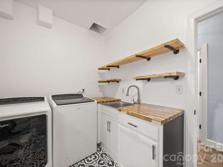 2915 Mills Harris Road, Marshville, NC 28103.  MLS# CAR4412420, YatesRealty ID 47236. Laundry Room