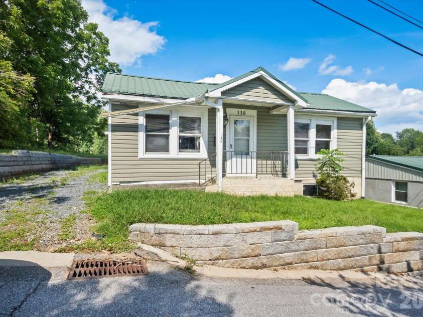 138 West Lane, Brevard, NC 28712.  MLS# CAR4417010, YatesRealty ID 47237. 
