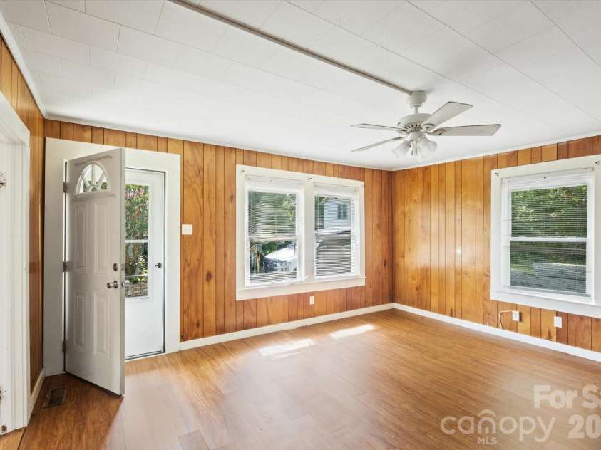 138 West Lane, Brevard, NC 28712.  MLS# CAR4417010, YatesRealty ID 47237. 