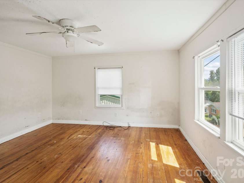 138 West Lane, Brevard, NC 28712.  MLS# CAR4417010, YatesRealty ID 47237. 