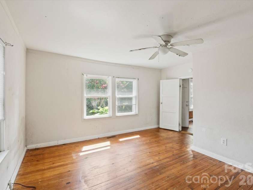138 West Lane, Brevard, NC 28712.  MLS# CAR4417010, YatesRealty ID 47237. 