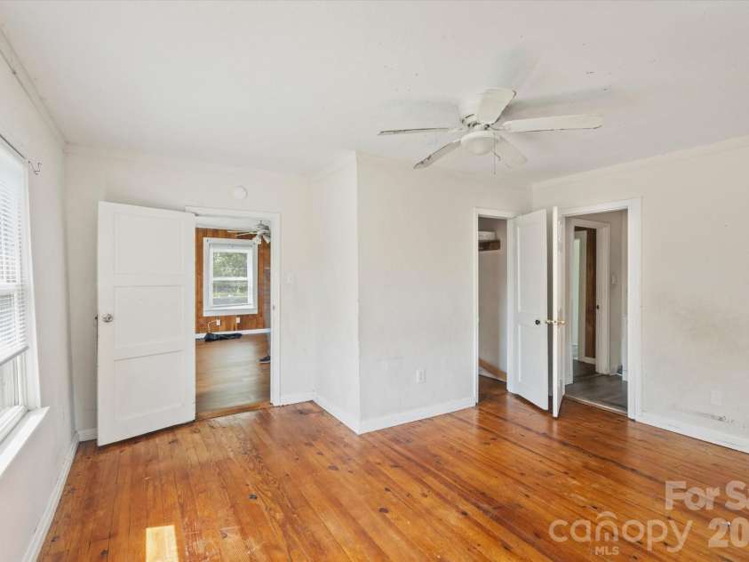 138 West Lane, Brevard, NC 28712.  MLS# CAR4417010, YatesRealty ID 47237. 