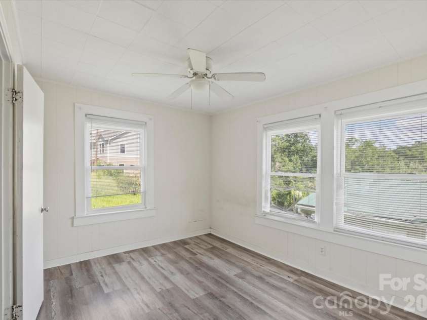 138 West Lane, Brevard, NC 28712.  MLS# CAR4417010, YatesRealty ID 47237. 