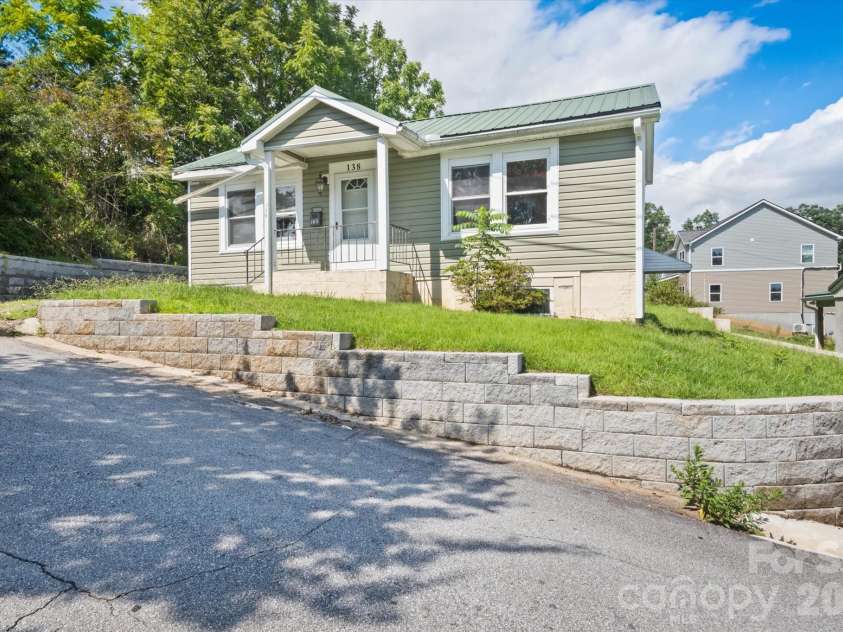 138 West Lane, Brevard, NC 28712.  MLS# CAR4417010, YatesRealty ID 47237. 