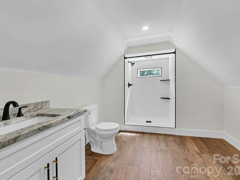 34 Long View Drive, Burnsville, NC 28714.  MLS# CAR4418705, YatesRealty ID 47238. 