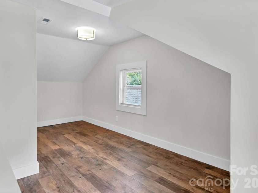 34 Long View Drive, Burnsville, NC 28714.  MLS# CAR4418705, YatesRealty ID 47238. 