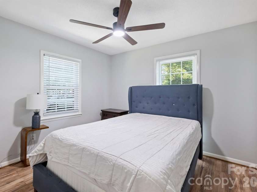 6422 Pineburr Road, Charlotte, NC 28211.  MLS# CAR4418937, YatesRealty ID 47239. 
