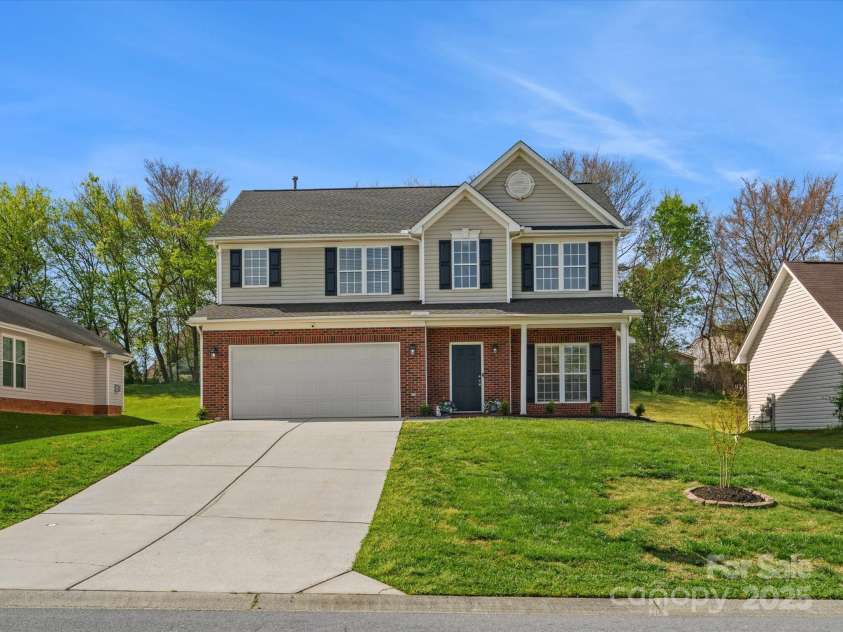 10107 Atkins Ridge Drive, Charlotte, NC 28213.  MLS# CAR4241737, YatesRealty ID 4724. 