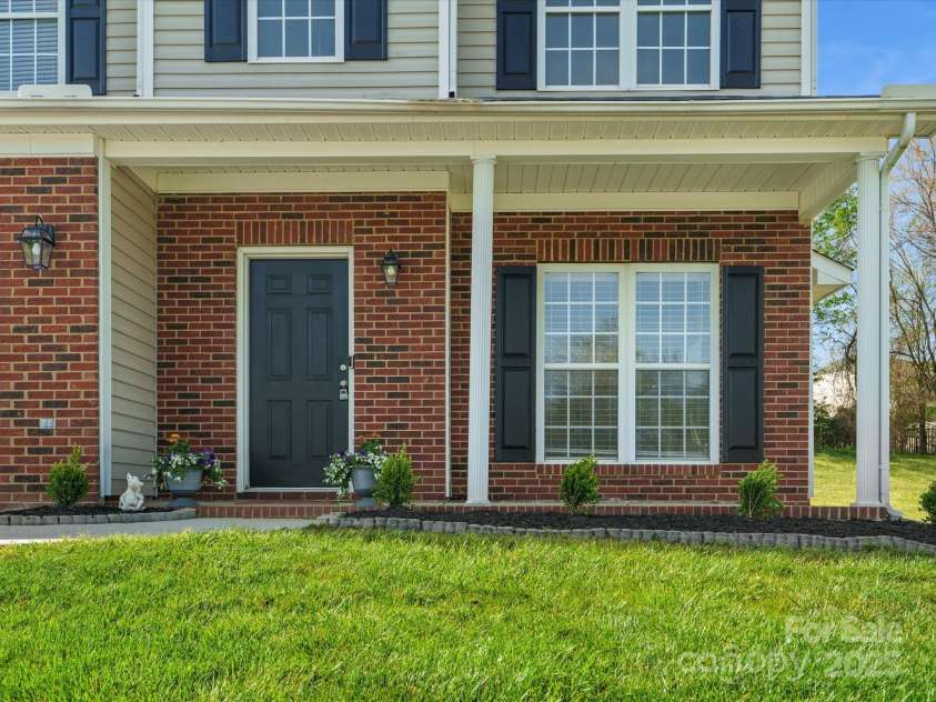 10107 Atkins Ridge Drive, Charlotte, NC 28213.  MLS# CAR4241737, YatesRealty ID 4724. 