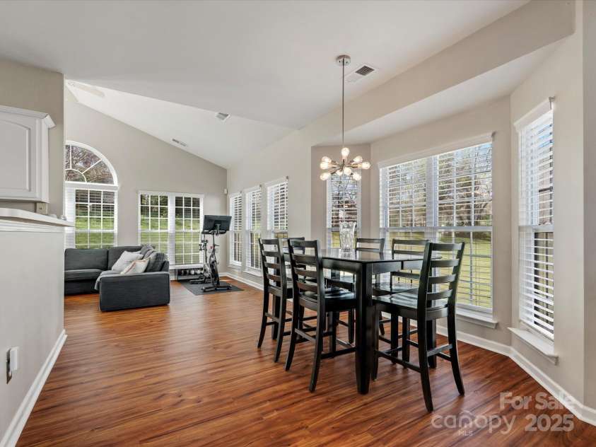 10107 Atkins Ridge Drive, Charlotte, NC 28213.  MLS# CAR4241737, YatesRealty ID 4724. 