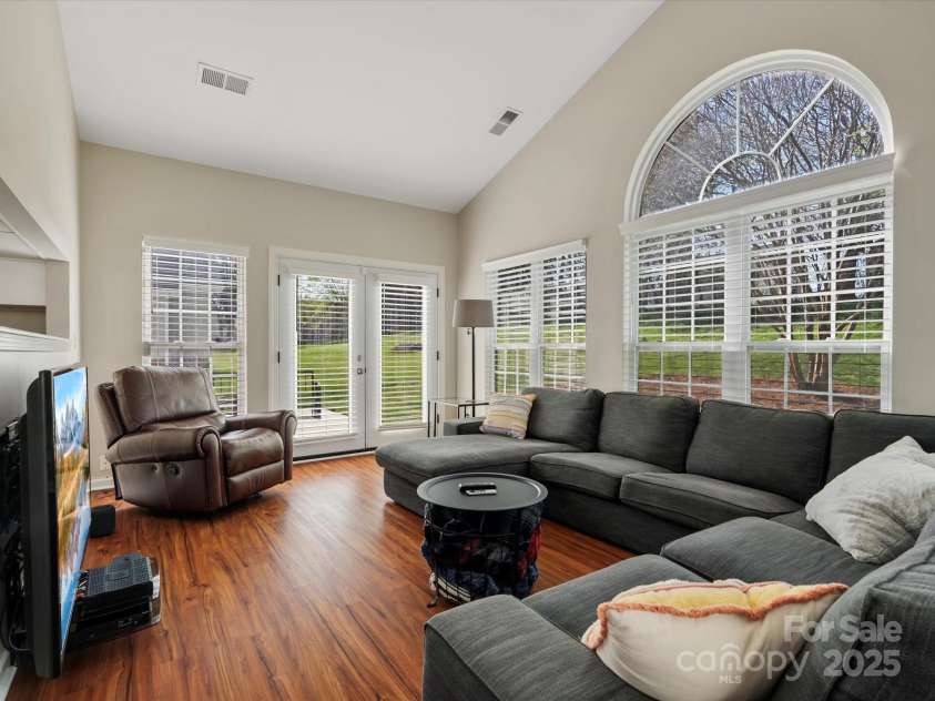 10107 Atkins Ridge Drive, Charlotte, NC 28213.  MLS# CAR4241737, YatesRealty ID 4724. 