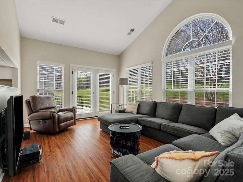 10107 Atkins Ridge Drive, Charlotte, NC 28213.  MLS# CAR4241737, YatesRealty ID 4724. 