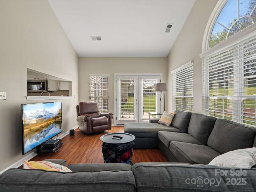 10107 Atkins Ridge Drive, Charlotte, NC 28213.  MLS# CAR4241737, YatesRealty ID 4724. 