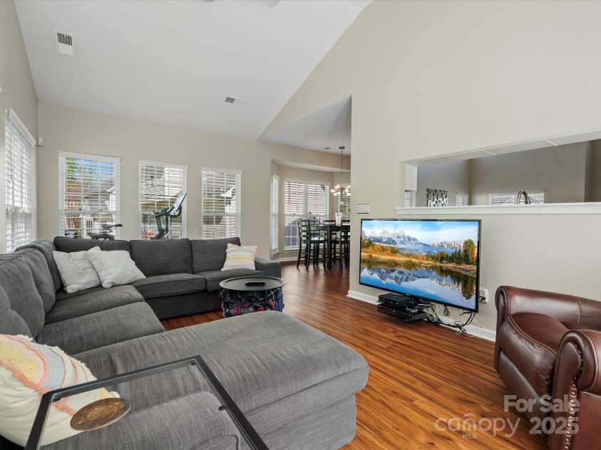 10107 Atkins Ridge Drive, Charlotte, NC 28213.  MLS# CAR4241737, YatesRealty ID 4724. 