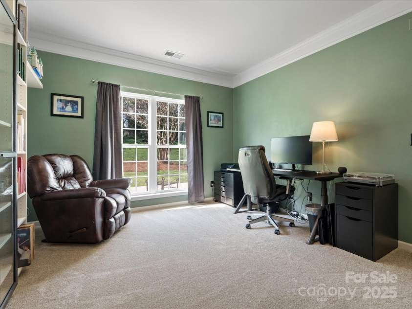 10107 Atkins Ridge Drive, Charlotte, NC 28213.  MLS# CAR4241737, YatesRealty ID 4724. 