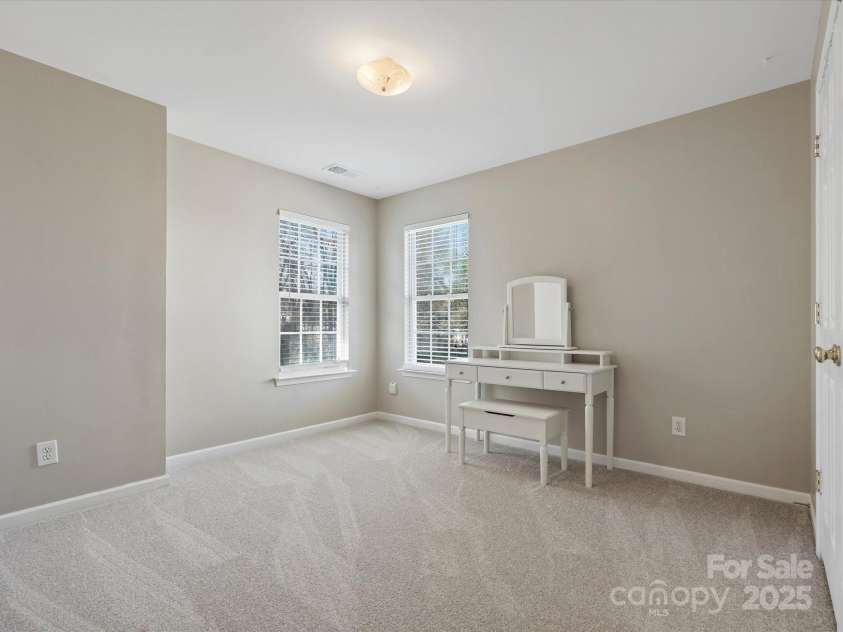 10107 Atkins Ridge Drive, Charlotte, NC 28213.  MLS# CAR4241737, YatesRealty ID 4724. 