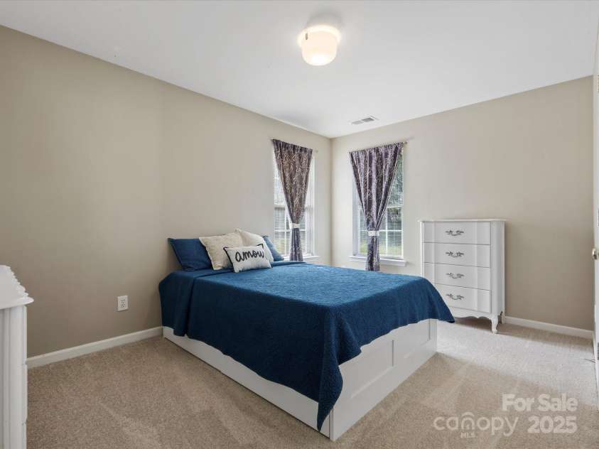 10107 Atkins Ridge Drive, Charlotte, NC 28213.  MLS# CAR4241737, YatesRealty ID 4724. 