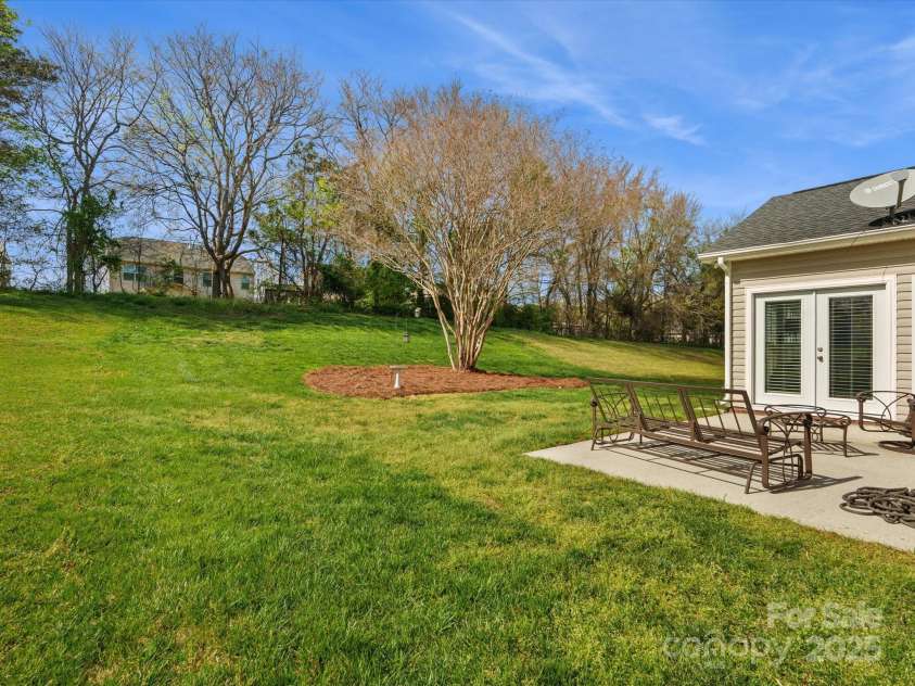 10107 Atkins Ridge Drive, Charlotte, NC 28213.  MLS# CAR4241737, YatesRealty ID 4724. 