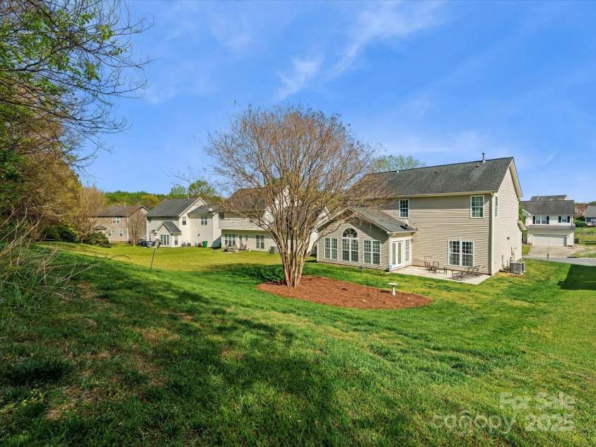 10107 Atkins Ridge Drive, Charlotte, NC 28213.  MLS# CAR4241737, YatesRealty ID 4724. 