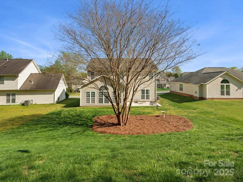 10107 Atkins Ridge Drive, Charlotte, NC 28213.  MLS# CAR4241737, YatesRealty ID 4724. 