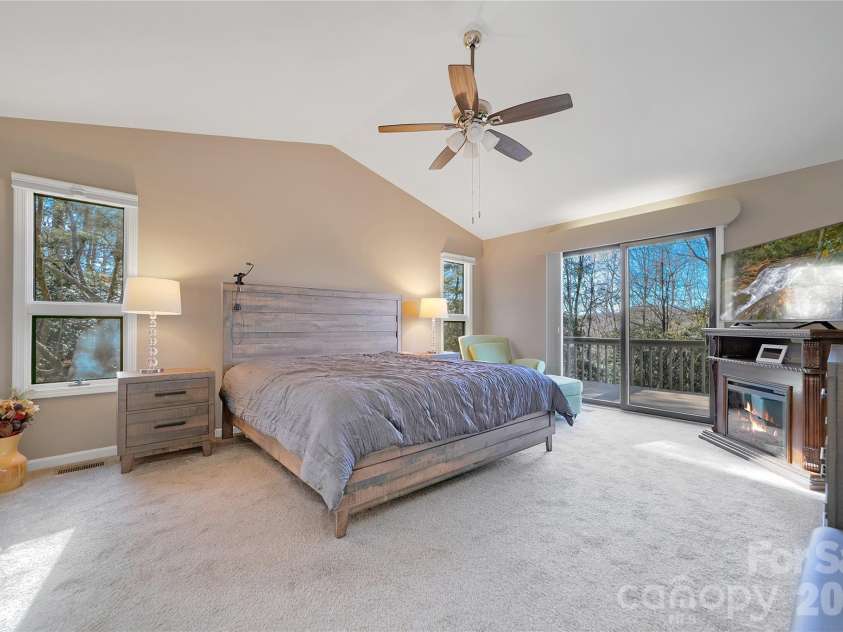 59 Agaliha Lane, Brevard, NC 28712.  MLS# CAR4338161, YatesRealty ID 4724. Primary Suite