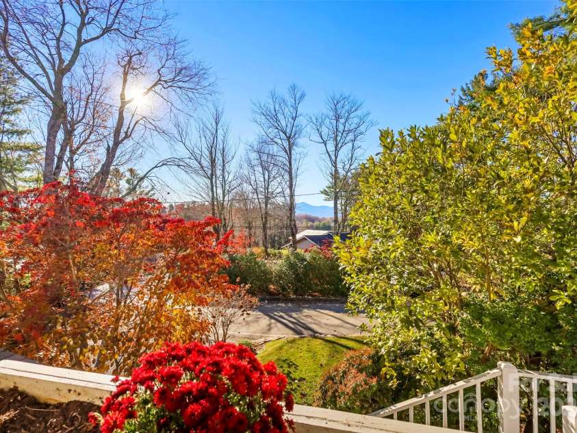 366 Spruce Road, Blowing Rock, NC 28605.  MLS# CAR4319296, YatesRealty ID 47240. 