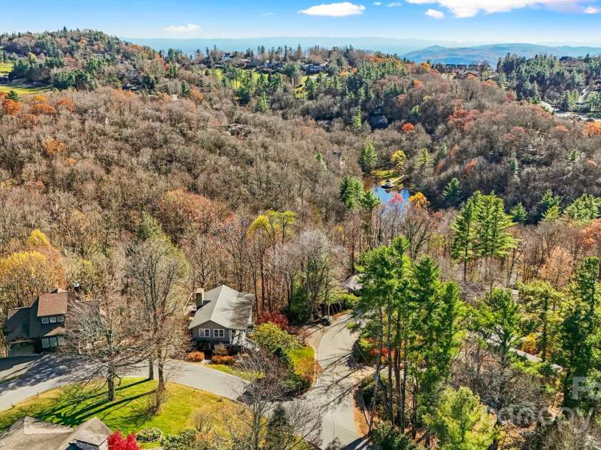 366 Spruce Road, Blowing Rock, NC 28605.  MLS# CAR4319296, YatesRealty ID 47240. 