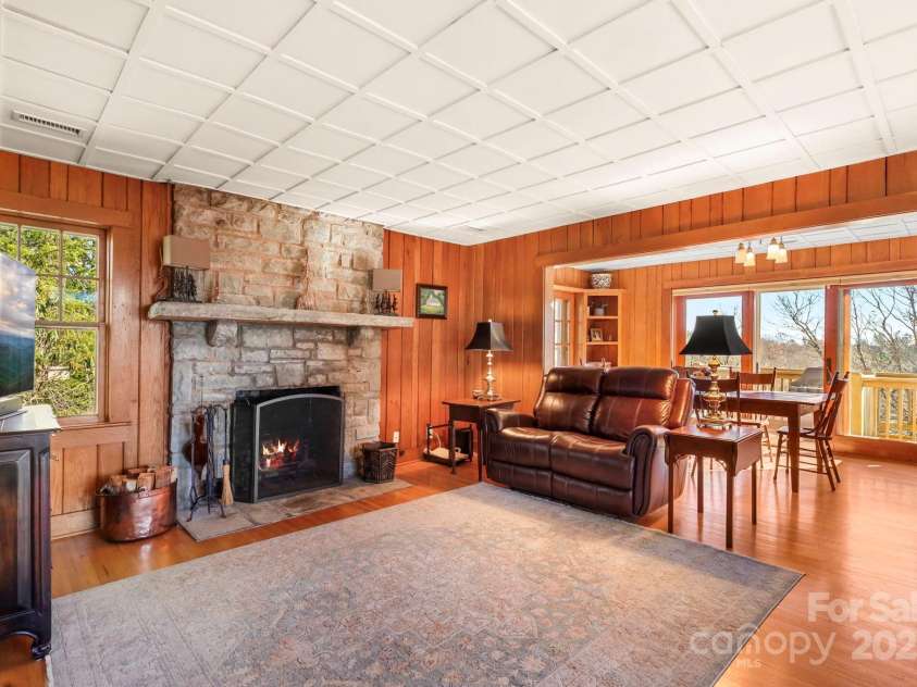 366 Spruce Road, Blowing Rock, NC 28605.  MLS# CAR4319296, YatesRealty ID 47240. 