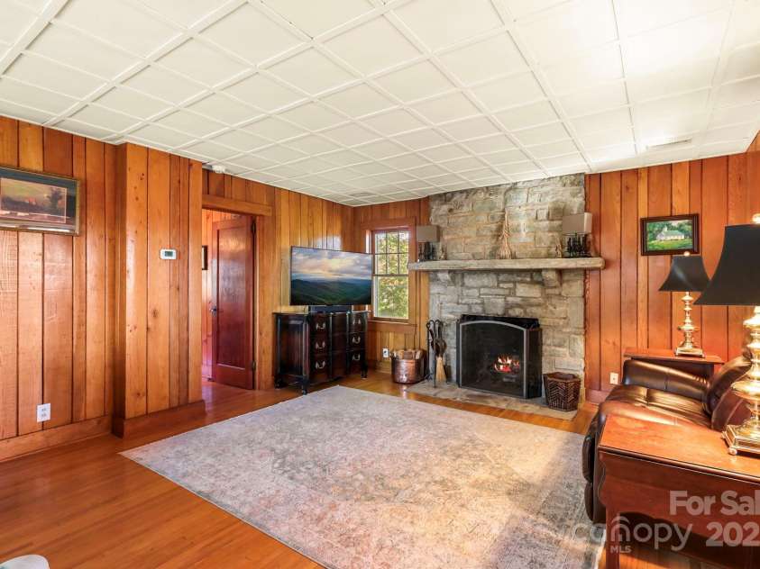 366 Spruce Road, Blowing Rock, NC 28605.  MLS# CAR4319296, YatesRealty ID 47240. 