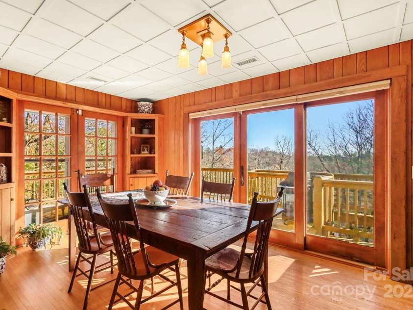 366 Spruce Road, Blowing Rock, NC 28605.  MLS# CAR4319296, YatesRealty ID 47240. 