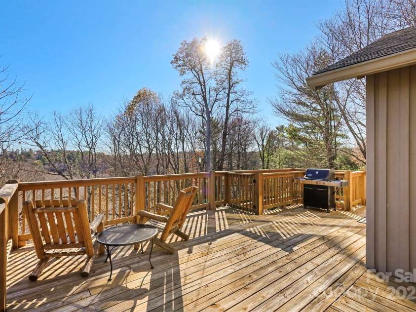 366 Spruce Road, Blowing Rock, NC 28605.  MLS# CAR4319296, YatesRealty ID 47240. 