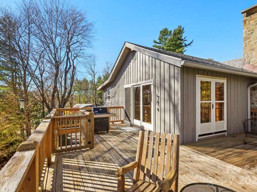 366 Spruce Road, Blowing Rock, NC 28605.  MLS# CAR4319296, YatesRealty ID 47240. 