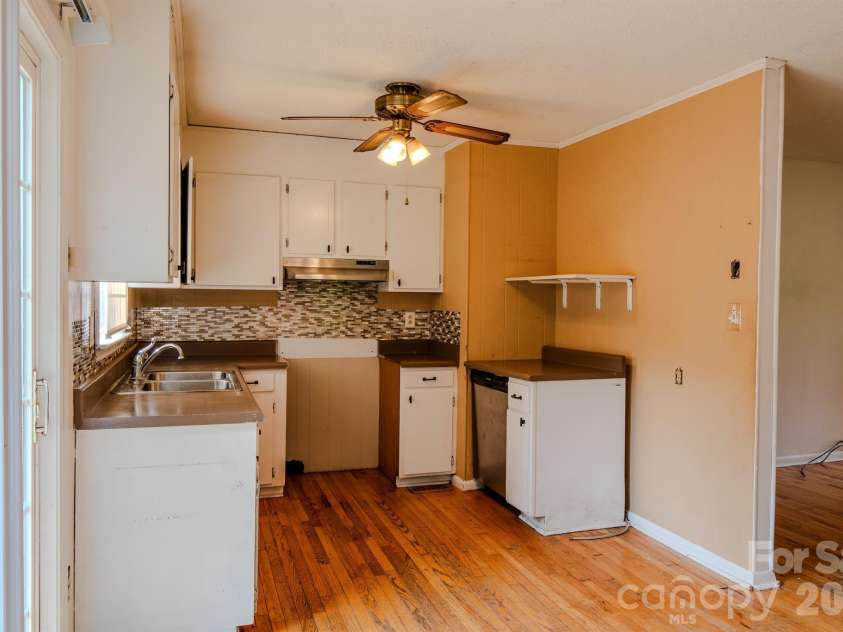 1139 Loblolly Lane, Newton, NC 28658.  MLS# CAR4415938, YatesRealty ID 47241. 