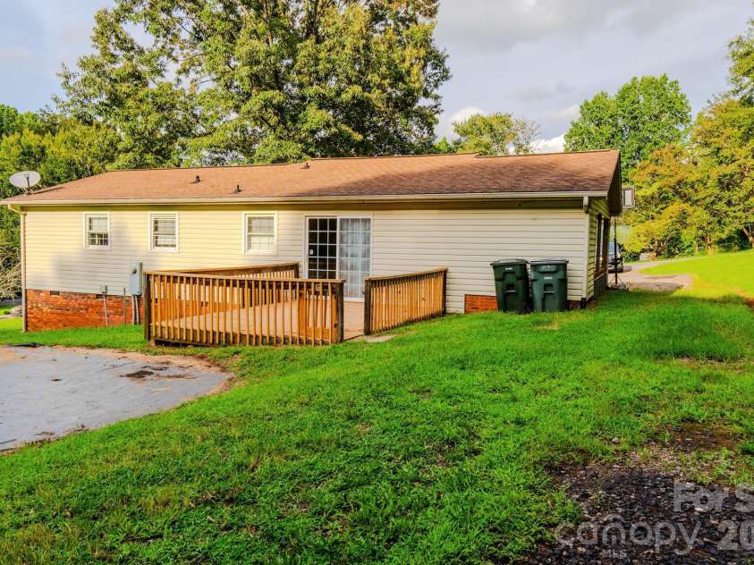 1139 Loblolly Lane, Newton, NC 28658.  MLS# CAR4415938, YatesRealty ID 47241. 