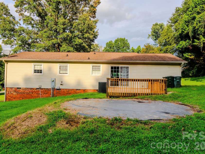 1139 Loblolly Lane, Newton, NC 28658.  MLS# CAR4415938, YatesRealty ID 47241. 