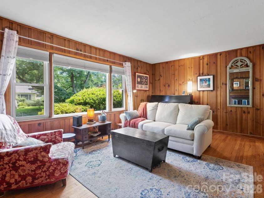 28 Arthur Road, Asheville, NC 28806.  MLS# CAR4418167, YatesRealty ID 47243. Large Picture Window with Two Flanking Windows for Spring/Fall Airflow