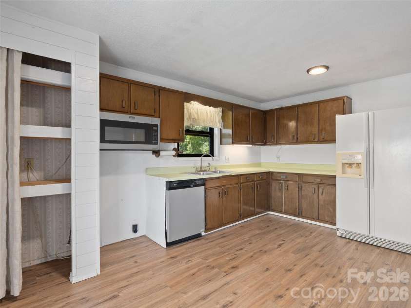 83 Rocky Street, Canton, NC 28716.  MLS# CAR4419010, YatesRealty ID 47244. 