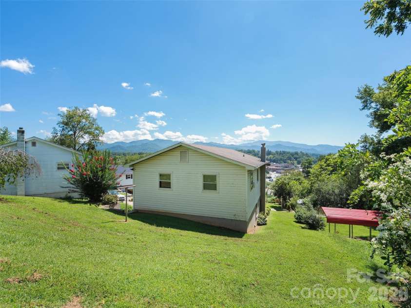 83 Rocky Street, Canton, NC 28716.  MLS# CAR4419010, YatesRealty ID 47244. 