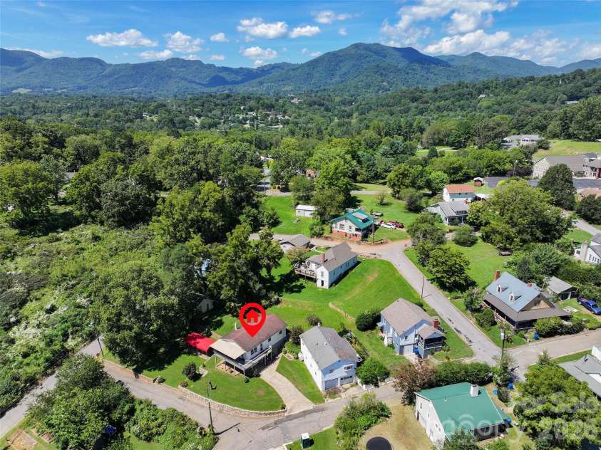 83 Rocky Street, Canton, NC 28716.  MLS# CAR4419010, YatesRealty ID 47244. 