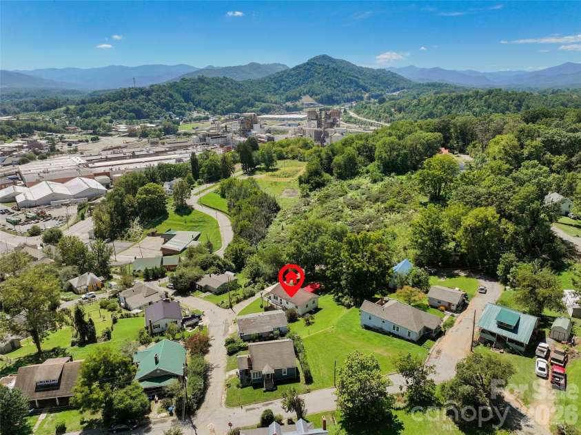 83 Rocky Street, Canton, NC 28716.  MLS# CAR4419010, YatesRealty ID 47244. 